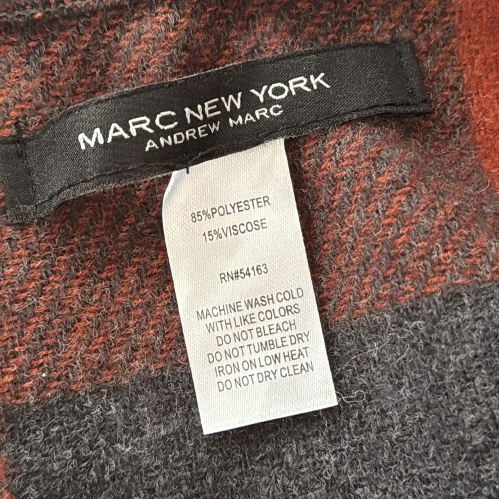 Marc New York Shawl Poncho Plaid Blanket Scarf one Size Snap Closure NEW